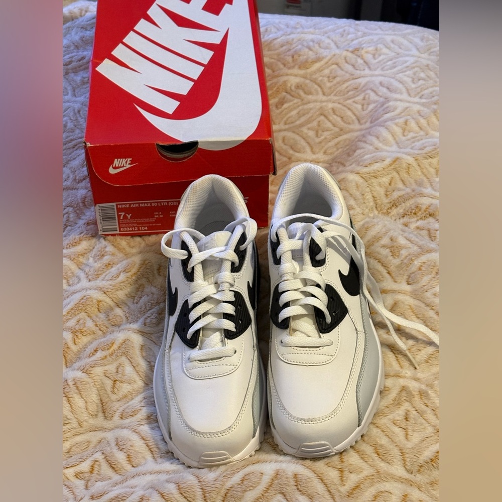 Nike Air Max 90 GS | Boys Size 7Y | White Black | Classic Sneakers